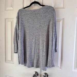 Verve Ami Heather Gray Tee with Pink Accent